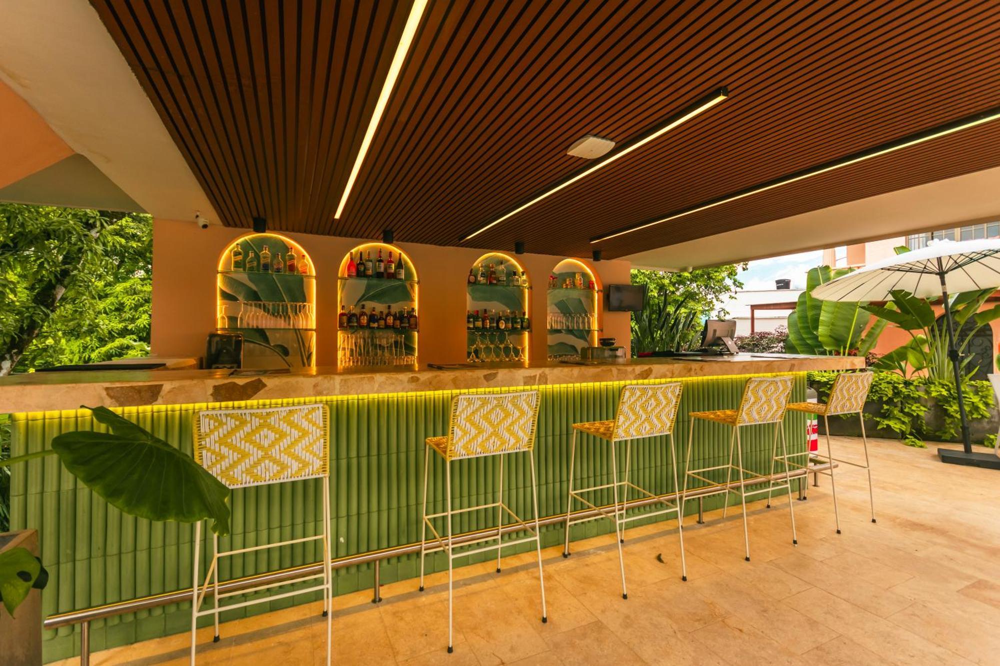 Del Tropico Hotel Sopetran Bagian luar foto